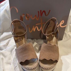 Crown Vintage Scalloped Espadrille Wedge Sandals - Beige